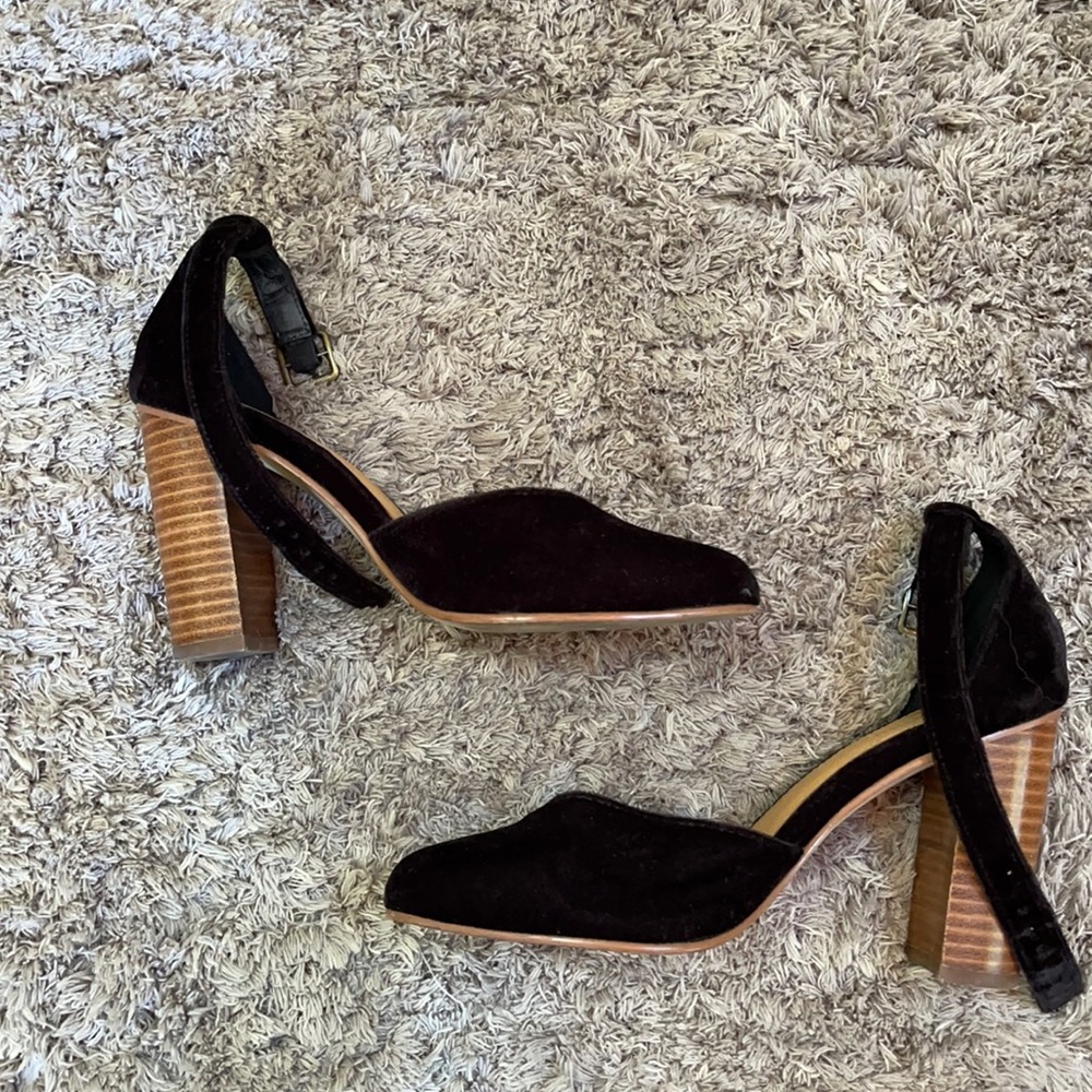 Soludos. Black heels.